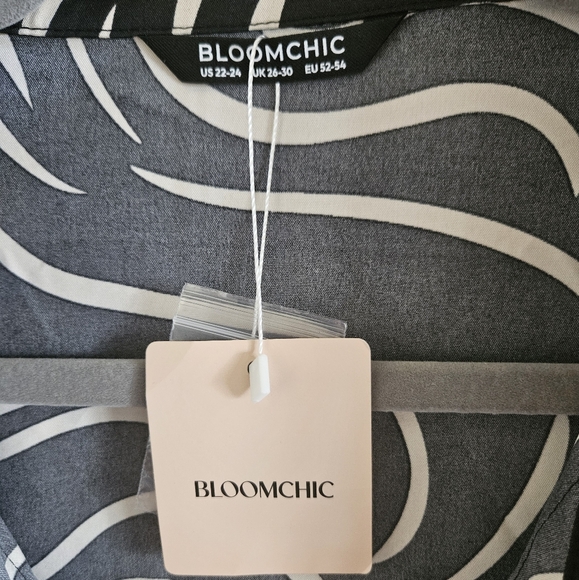 BloomChic Black White Button Down Shirt - Picture 5 of 6